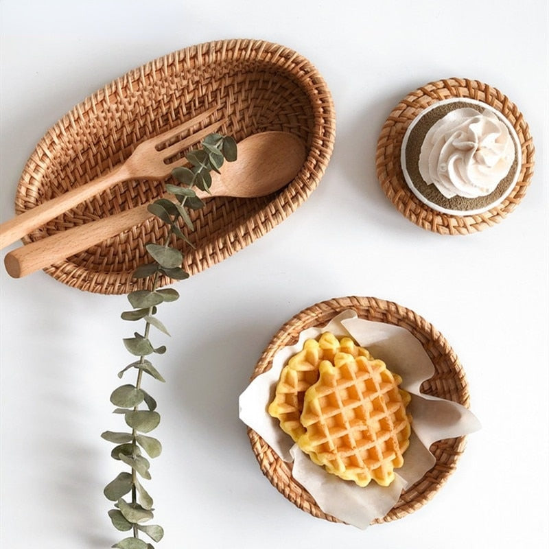 Handmade Rattan Fruit and Snack Basket: Multipurpose Tray for Bread, Snacks, and Sundries Storage in the Living Room or Kitchen